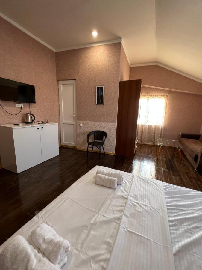 Twins Guest House Batumi Exterior foto