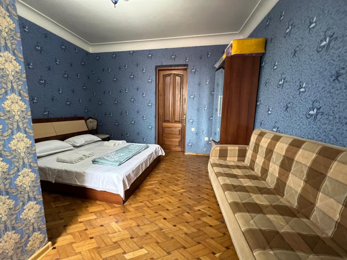 Twins Guest House Batumi Exterior foto