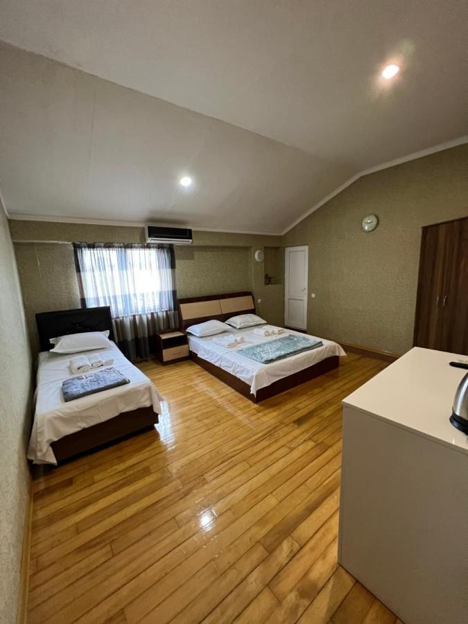 Twins Guest House Batumi Exterior foto